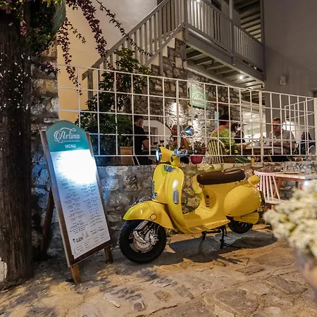 L Anima Couette-café Skiathos Chora