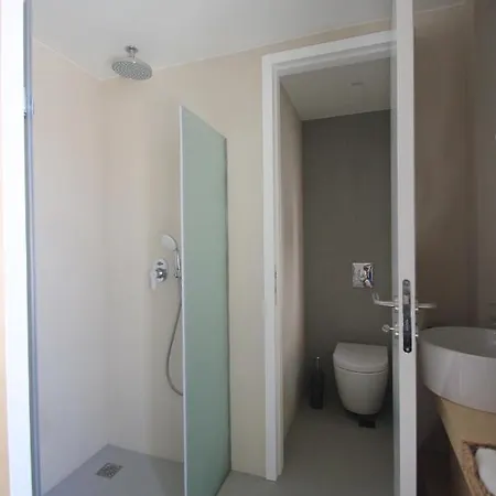 לינה וארוחת בוקר L Anima Boutique 3*